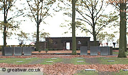 View looking east towards the Kameraden Grab and the cemetery's entrance building.